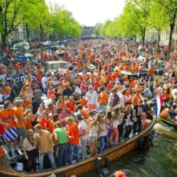 Koningsdag koninginnedag oranje kings holland grachten festivals kingsday queen vrijmarkt holidays celebration vieren canals rey queensday globe cultural century één